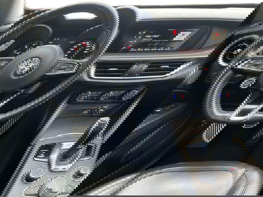 Alfa Romeo Stelvio usata a Macerata (11)