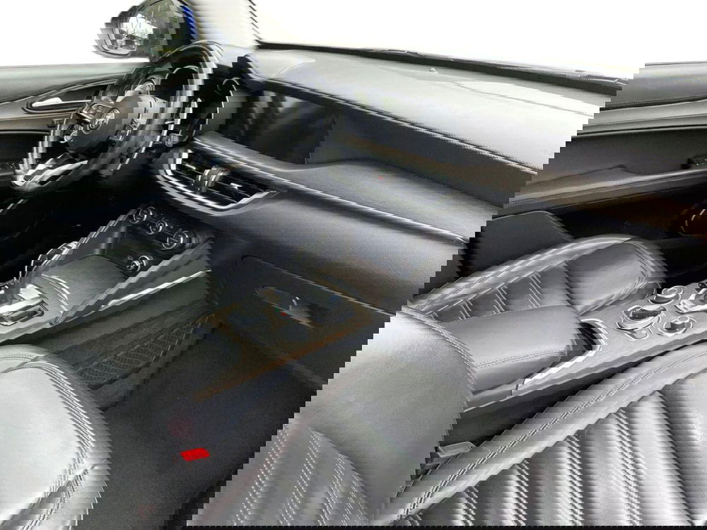 Alfa Romeo Stelvio usata a Macerata (12)