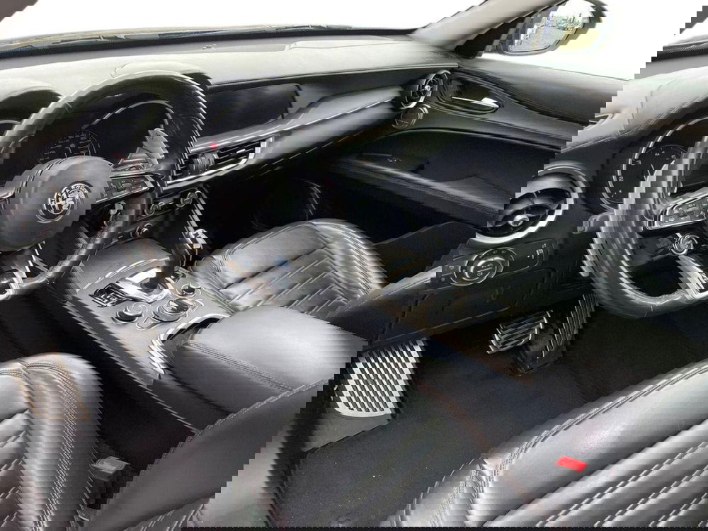 Alfa Romeo Stelvio usata a Macerata (16)
