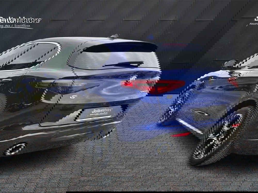 Alfa Romeo Stelvio usata a Macerata (3)