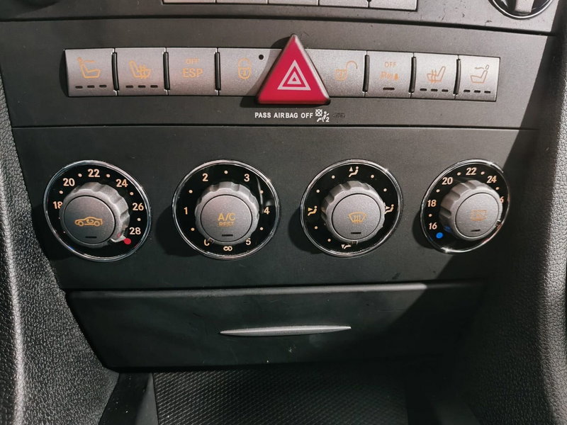 Mercedes-Benz SLK usata a Brescia (13)