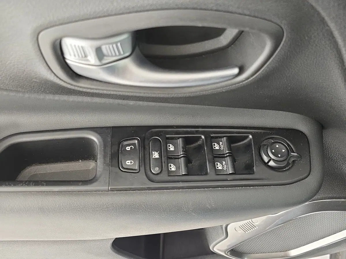 Jeep Renegade usata a Asti (14)