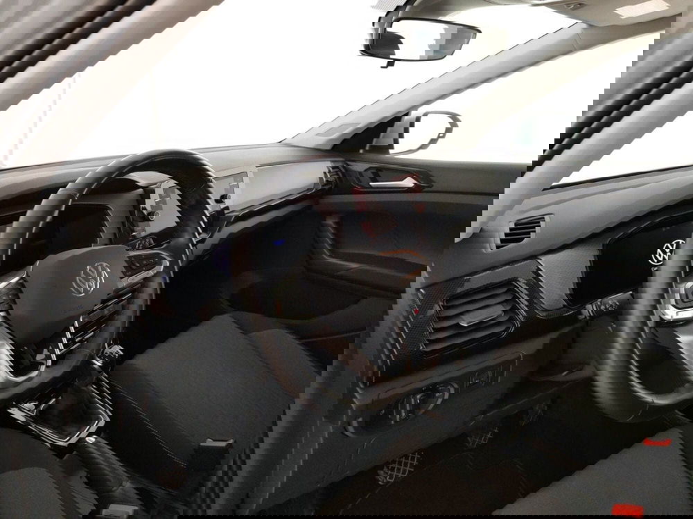 Volkswagen T-Cross usata a Massa-Carrara (8)