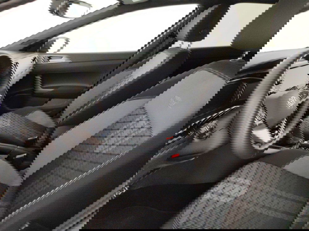 Volkswagen Taigo usata a Massa-Carrara (7)