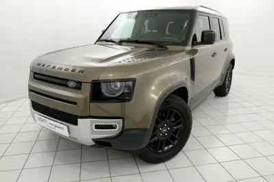 Land Rover Defender 110 3.0d i6 mhev X-Dynamic SE awd 200cv auto del 2023 usata a Castel d'Ario