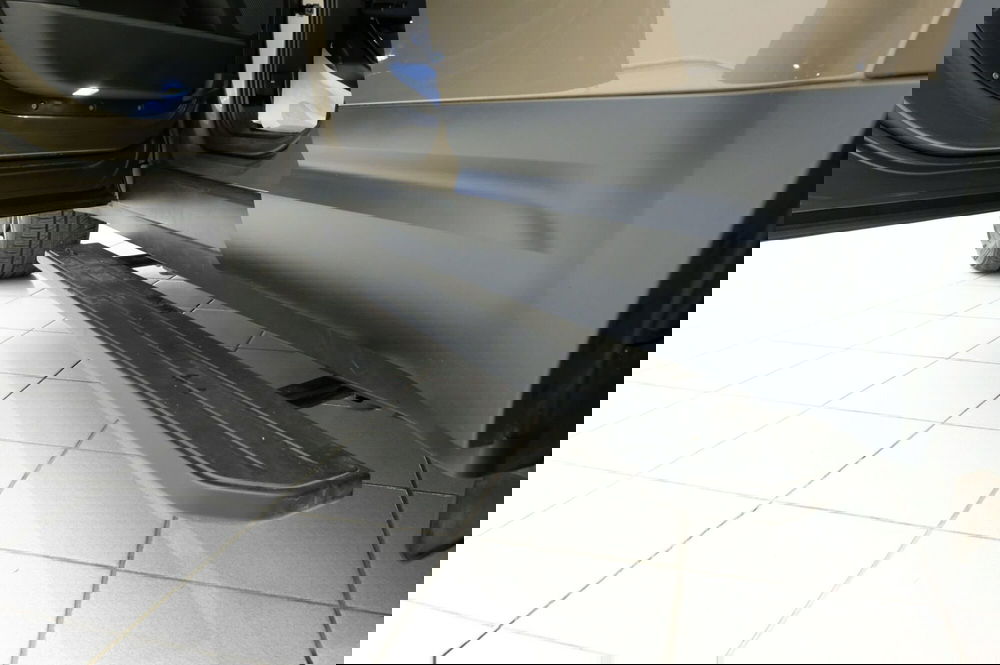 Land Rover Defender usata a Mantova (12)