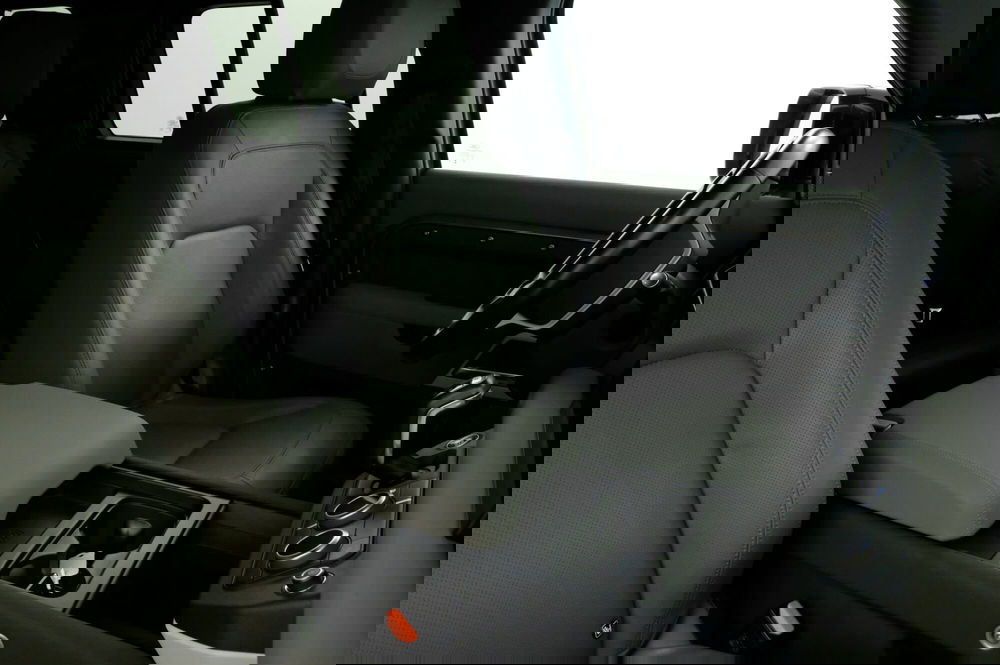 Land Rover Defender usata a Mantova (3)