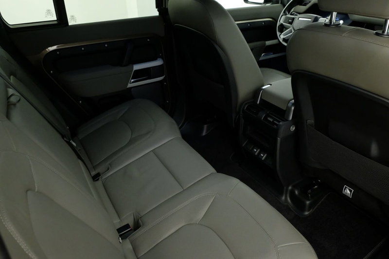 Land Rover Defender usata a Mantova (4)