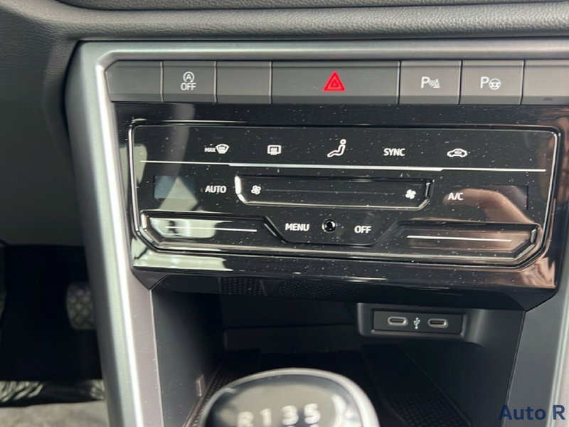 Volkswagen T-Roc Cabrio nuova a Potenza (14)