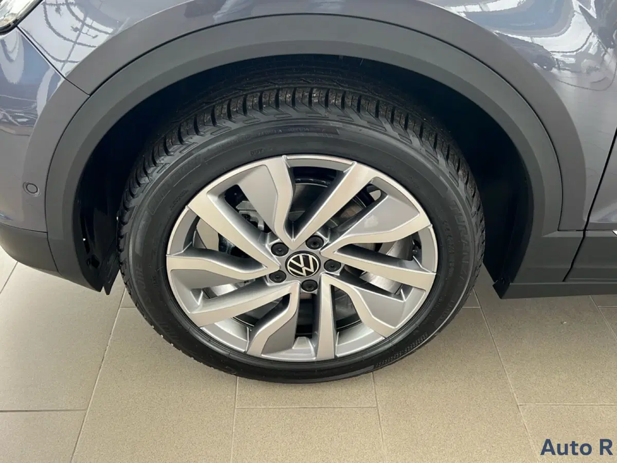 Volkswagen T-Roc Cabrio nuova a Potenza (16)
