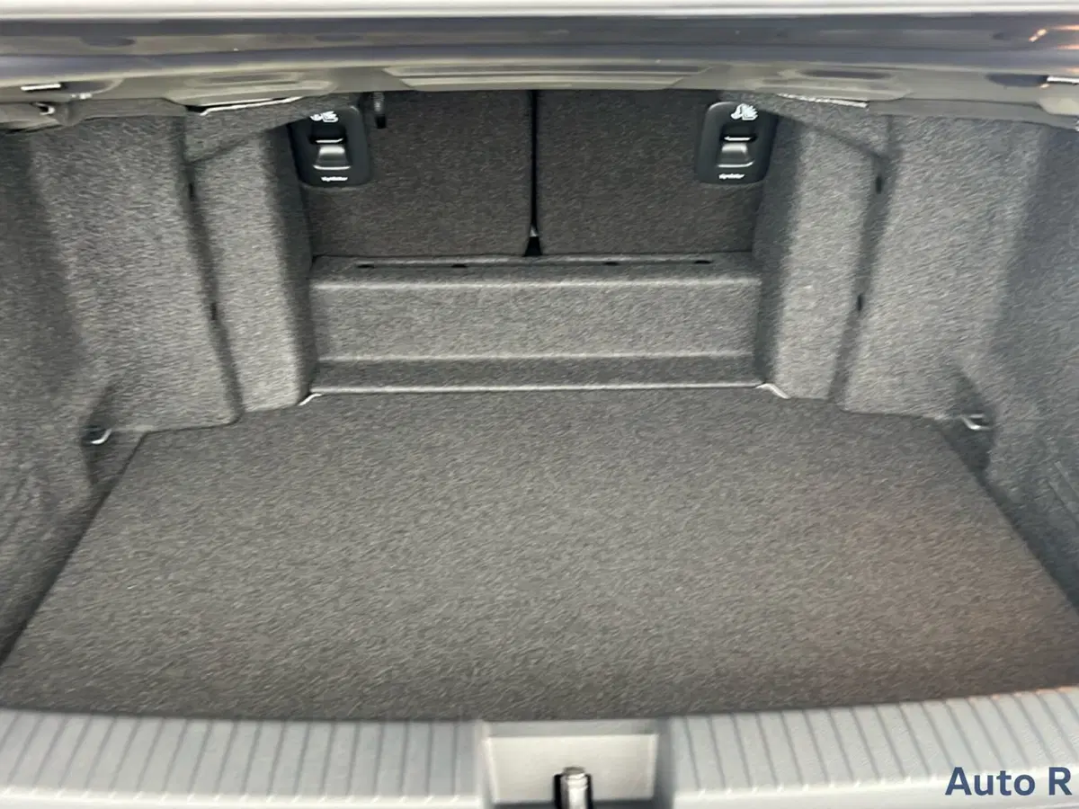 Volkswagen T-Roc Cabrio nuova a Potenza (8)