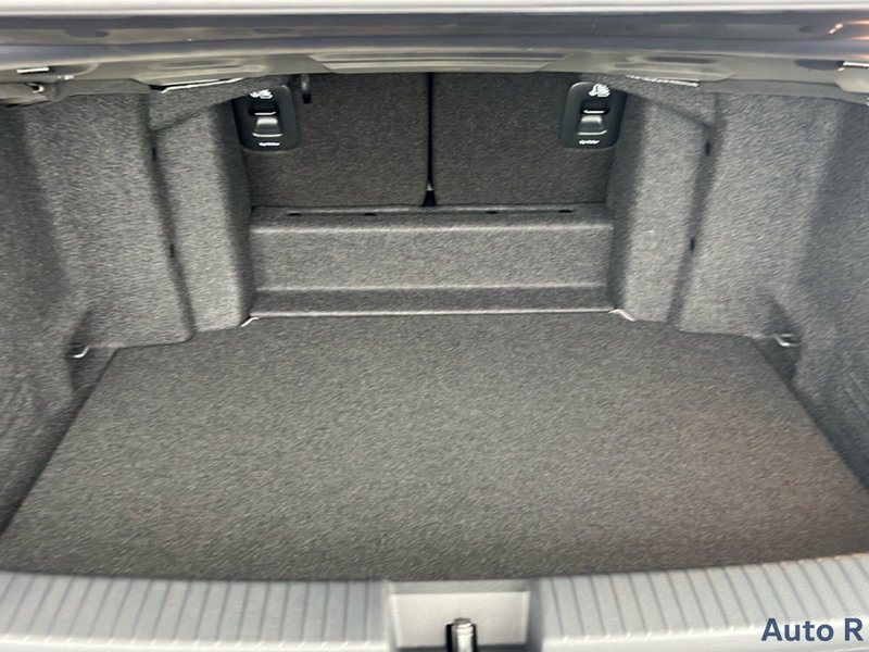 Volkswagen T-Roc Cabrio nuova a Potenza (8)