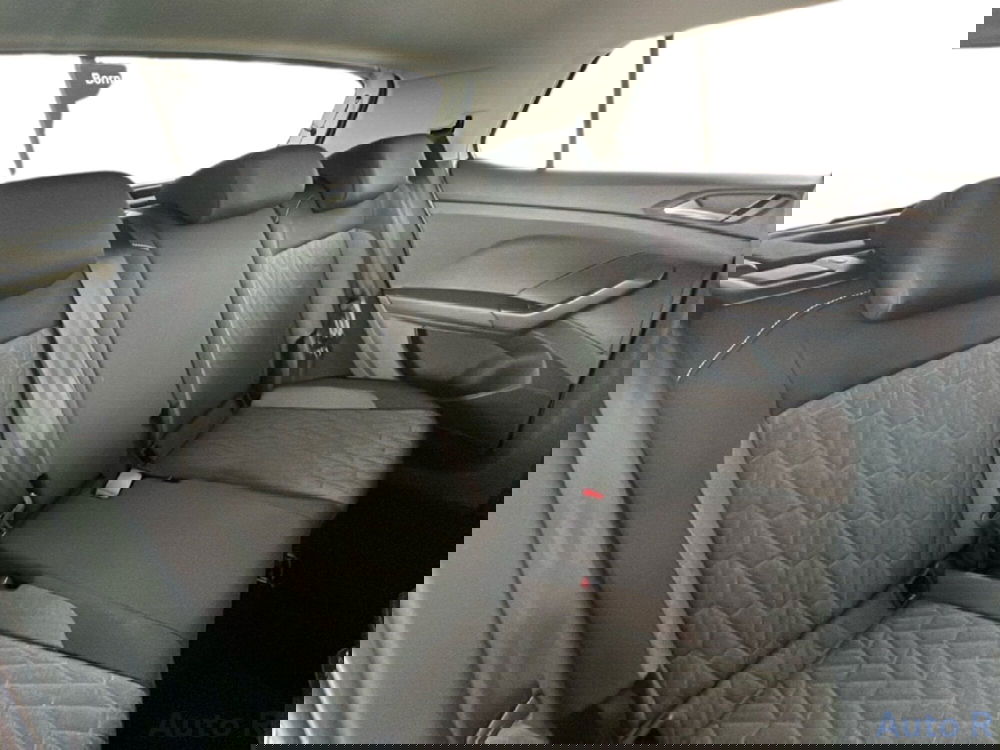 Volkswagen T-Cross nuova a Potenza (9)