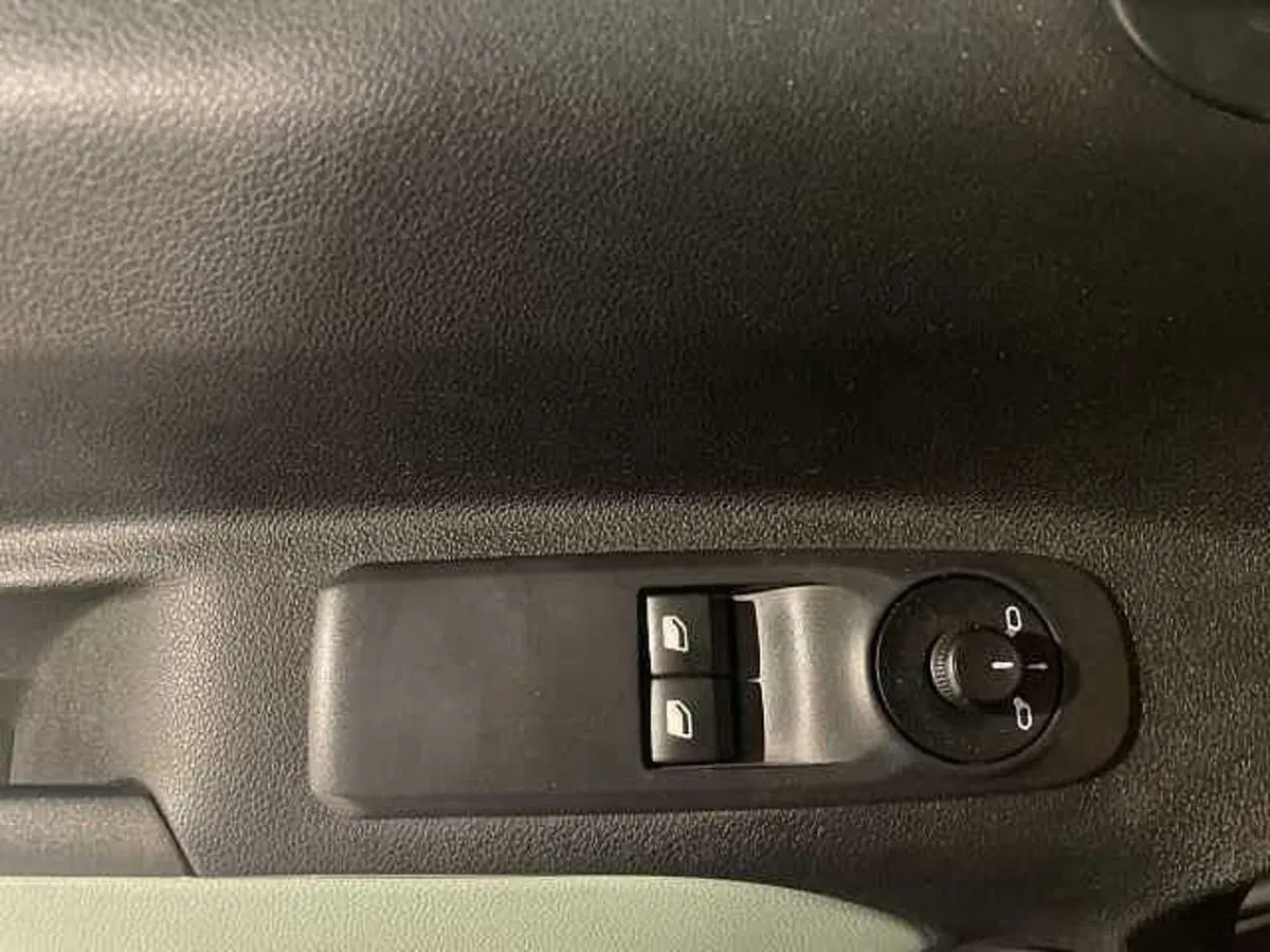 Citroen Berlingo usata a Salerno (13)