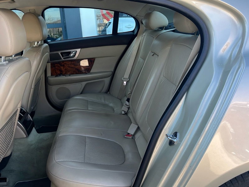 Jaguar X-Type usata a L'Aquila (12)