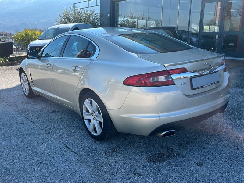 Jaguar X-Type usata a L'Aquila (3)