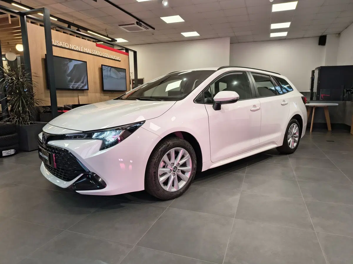 Toyota Corolla Touring Sports nuova a Catanzaro