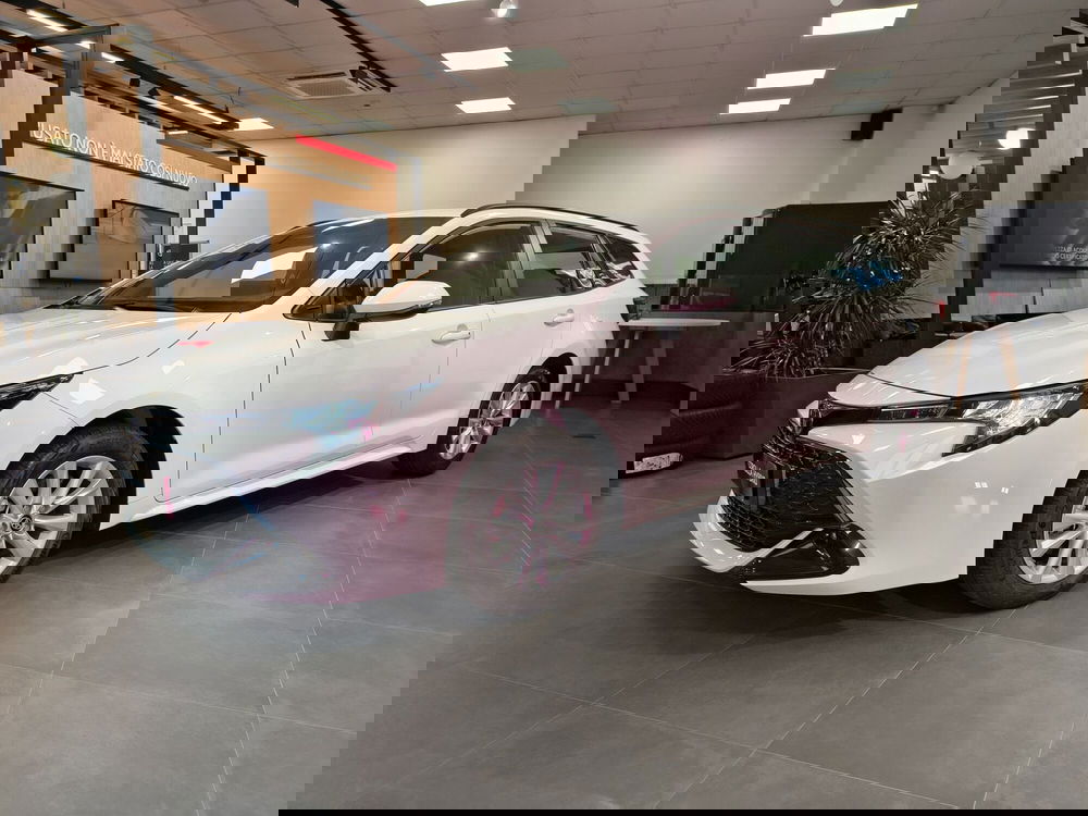 Toyota Corolla Touring Sports nuova a Catanzaro