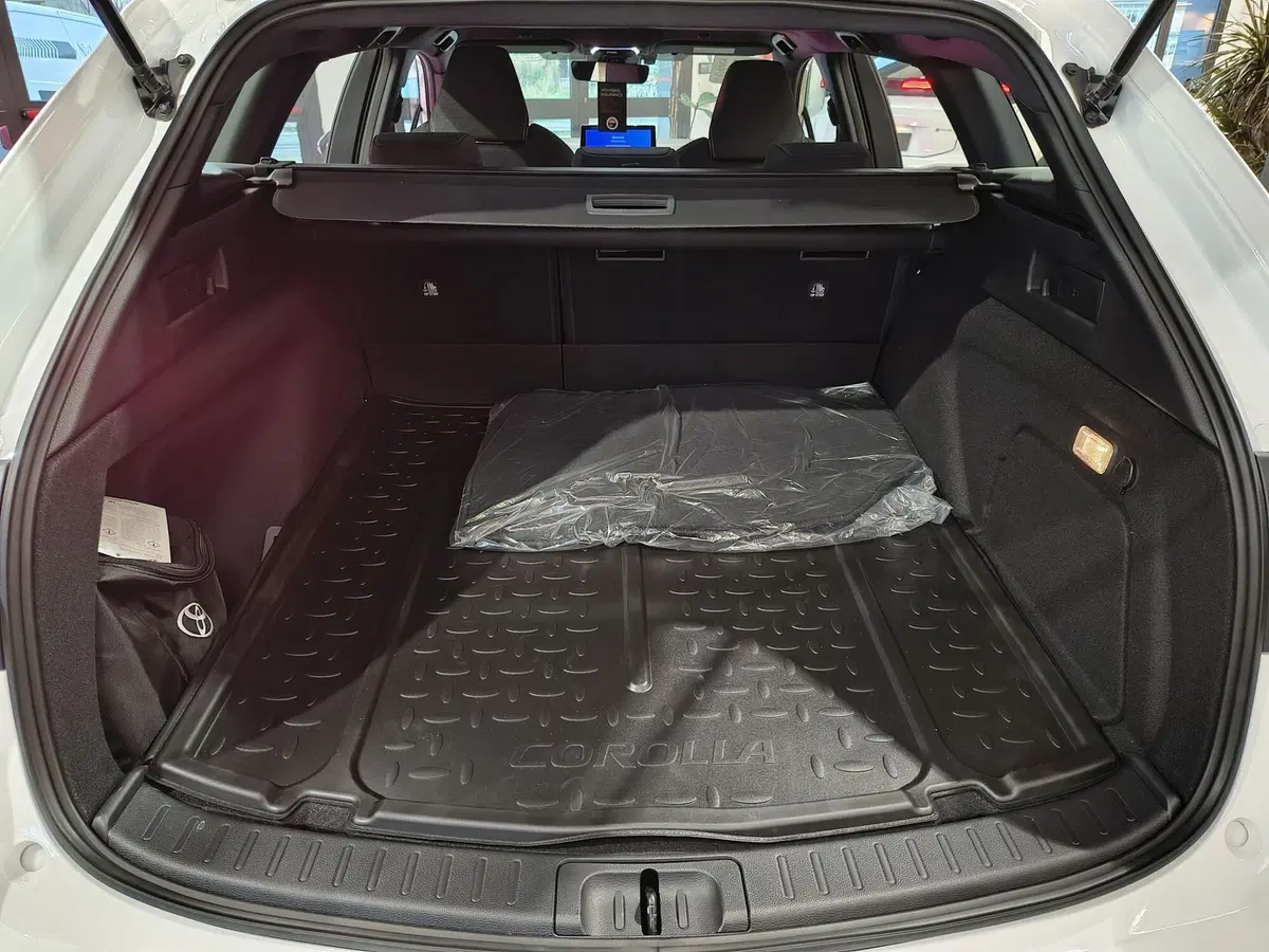 Toyota Corolla Touring Sports nuova a Catanzaro (13)