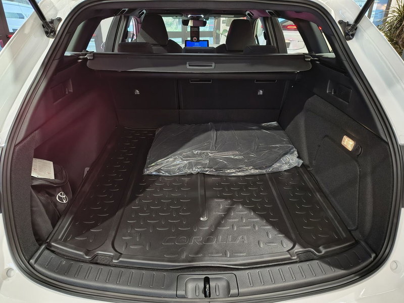 Toyota Corolla Touring Sports nuova a Catanzaro (13)