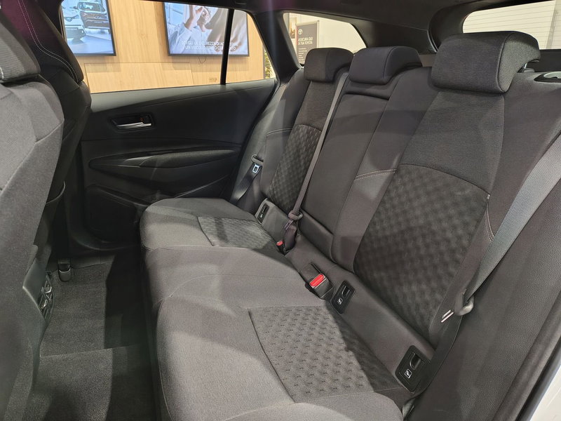 Toyota Corolla Touring Sports nuova a Catanzaro (16)