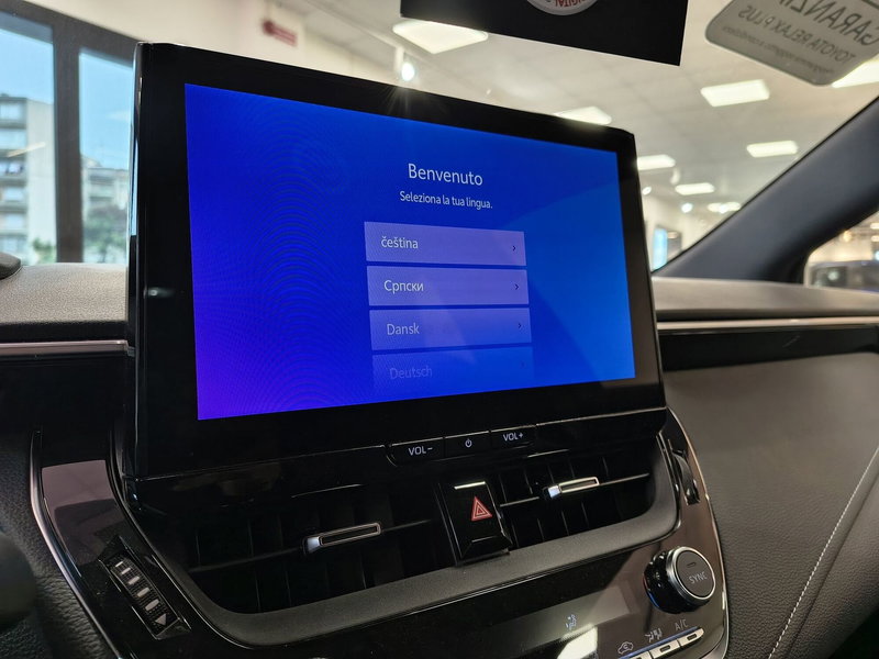 Toyota Corolla Touring Sports nuova a Catanzaro (18)