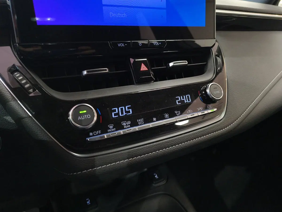Toyota Corolla Touring Sports nuova a Catanzaro (19)