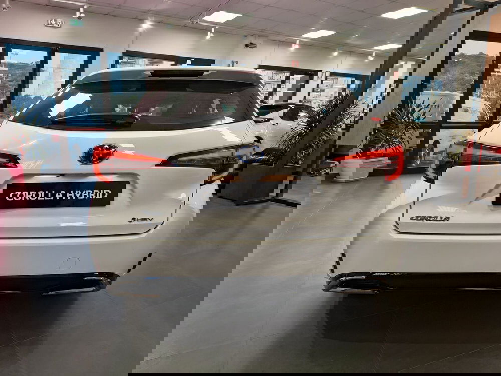 Toyota Corolla Touring Sports nuova a Catanzaro (4)