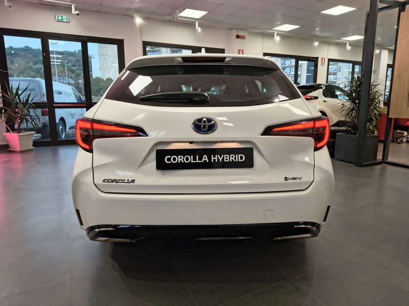 Toyota Corolla Touring Sports nuova a Catanzaro (4)