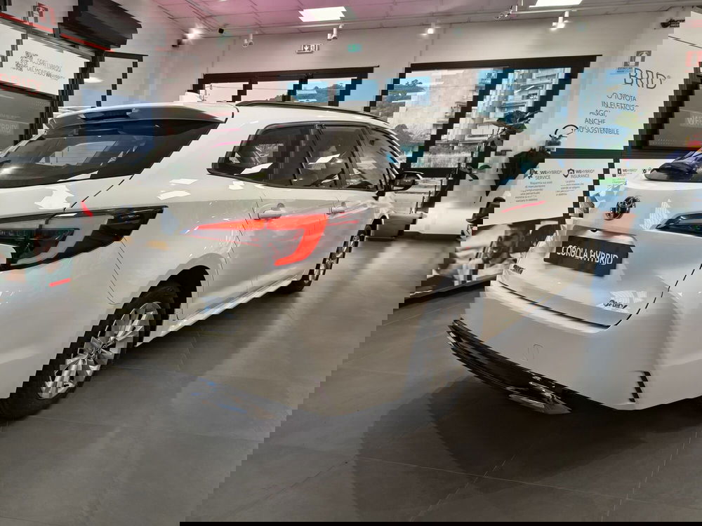 Toyota Corolla Touring Sports nuova a Catanzaro (5)