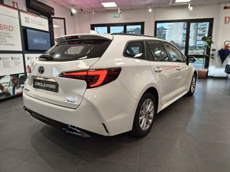 Toyota Corolla Touring Sports nuova a Catanzaro (5)