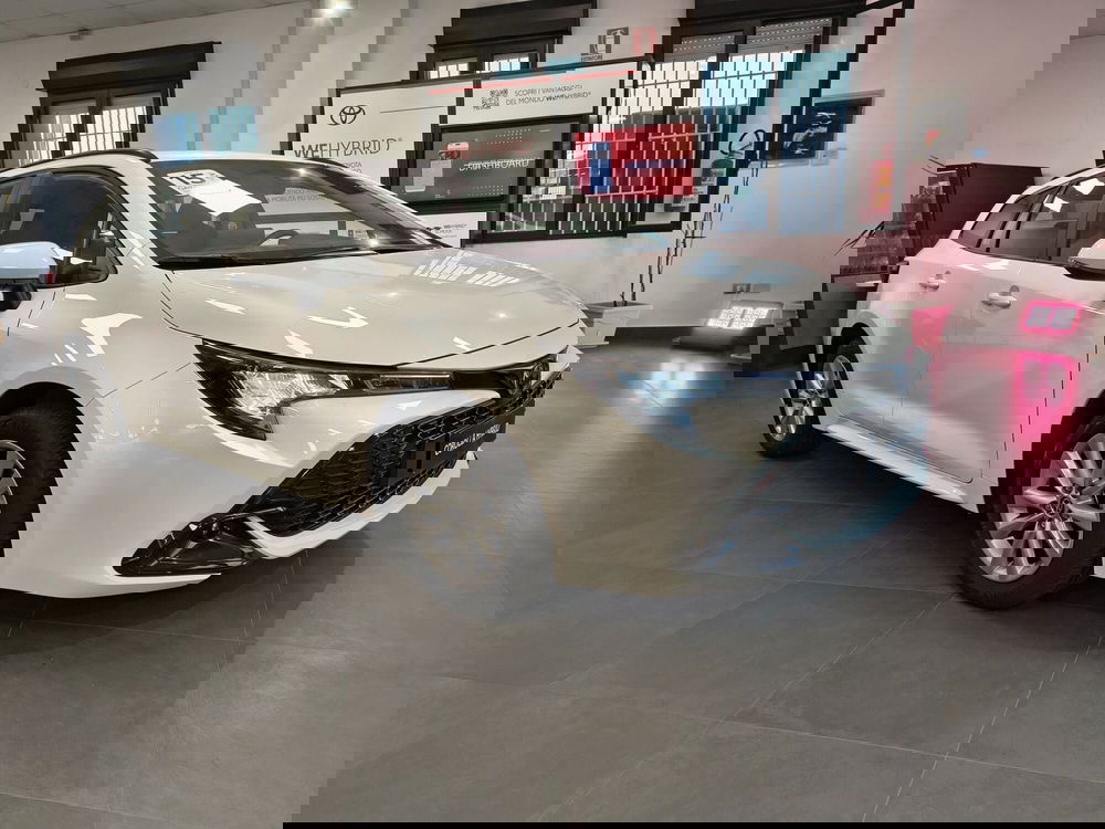 Toyota Corolla Touring Sports nuova a Catanzaro (7)