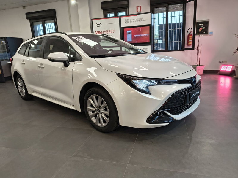 Toyota Corolla Touring Sports nuova a Catanzaro (7)