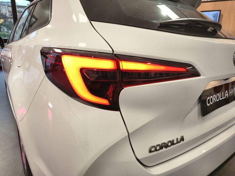 Toyota Corolla Touring Sports nuova a Catanzaro (9)