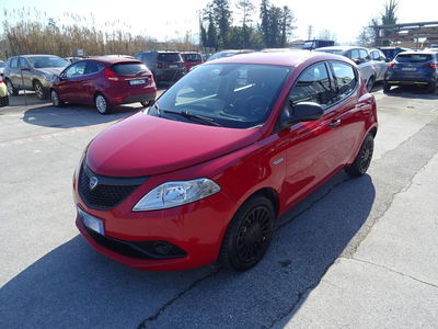 Lancia Ypsilon 1.0 FireFly 5 porte S&amp;S Hybrid Silver Plus del 2021 usata a Lucca