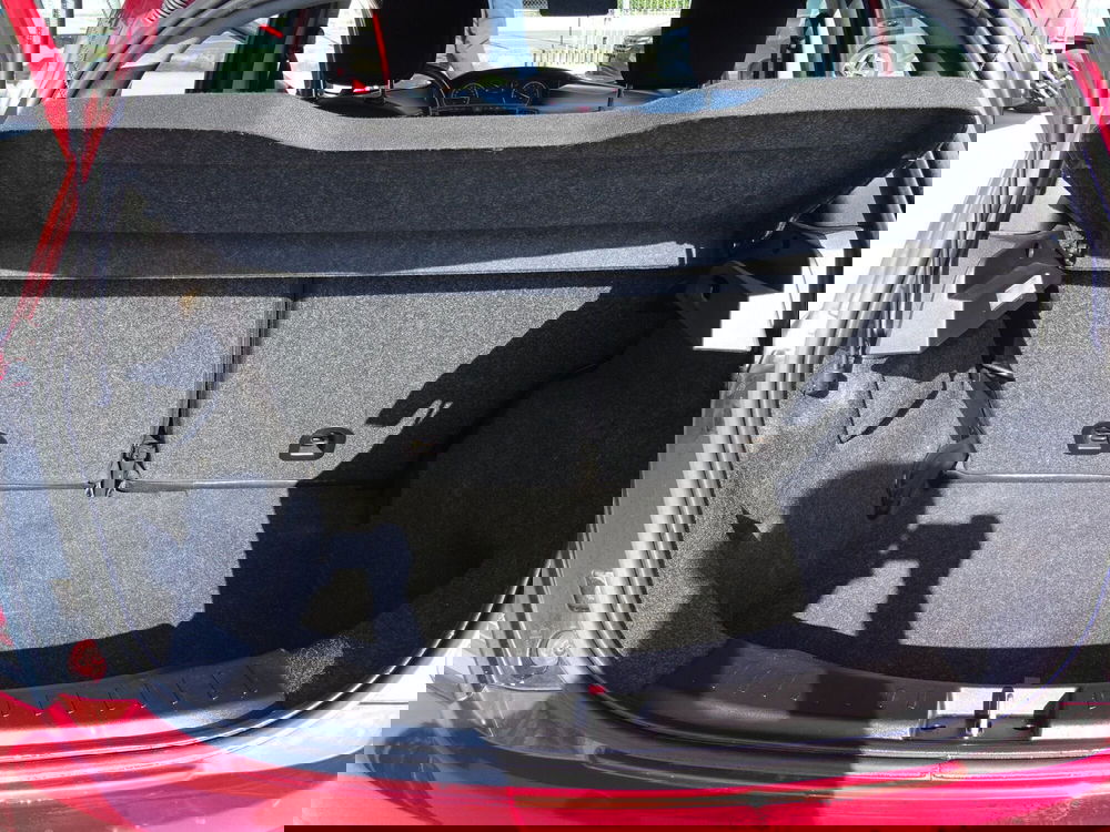 Lancia Ypsilon usata a Lucca (14)