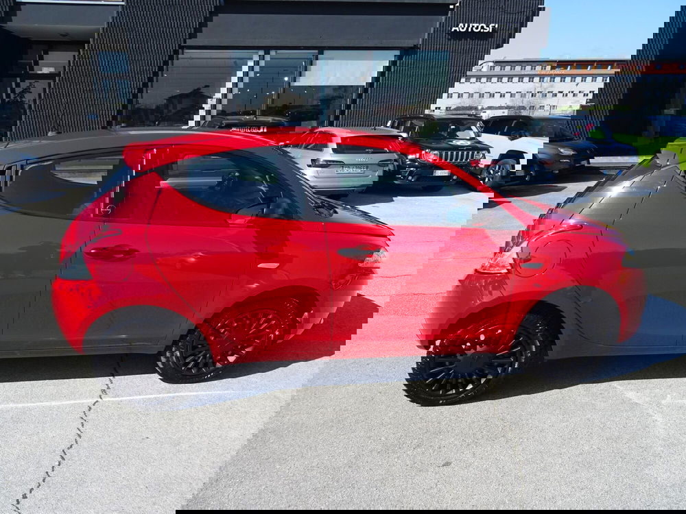 Lancia Ypsilon usata a Lucca (5)