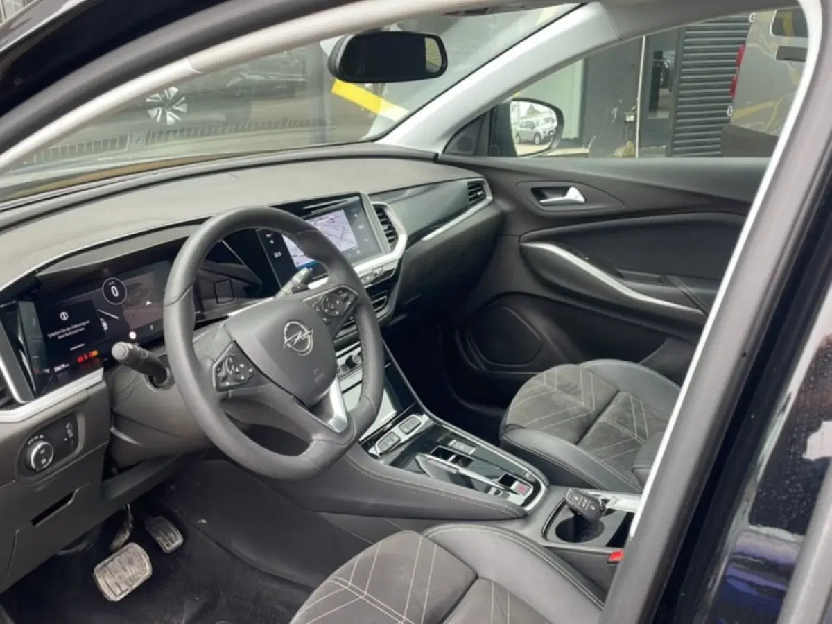 Opel Grandland usata a Foggia (12)