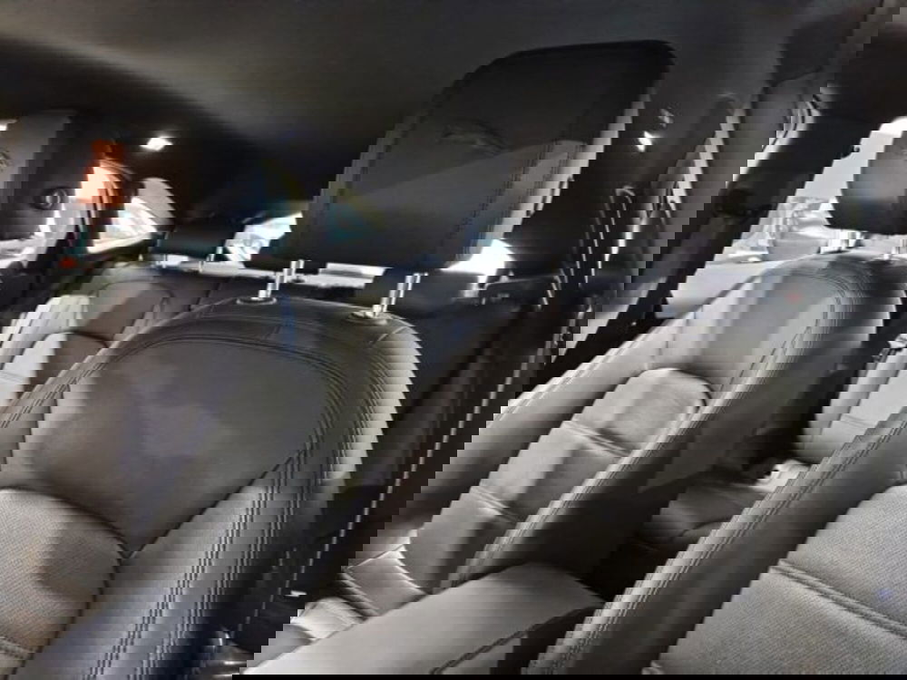 Jaguar E-Pace usata a Livorno (15)