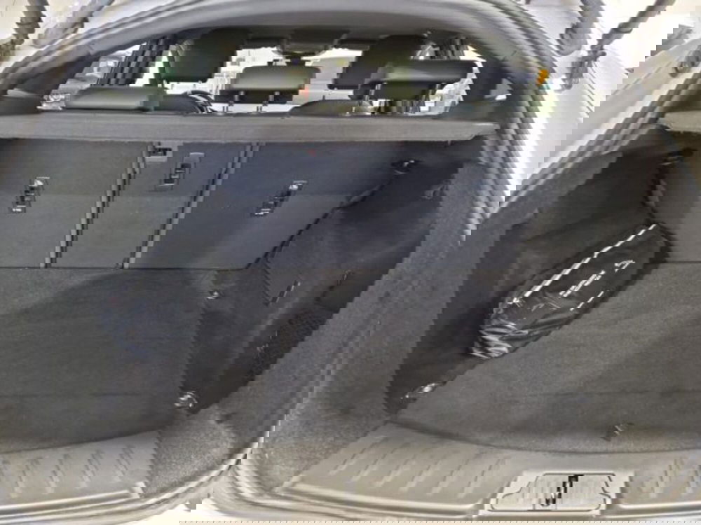 Jaguar E-Pace usata a Livorno (19)