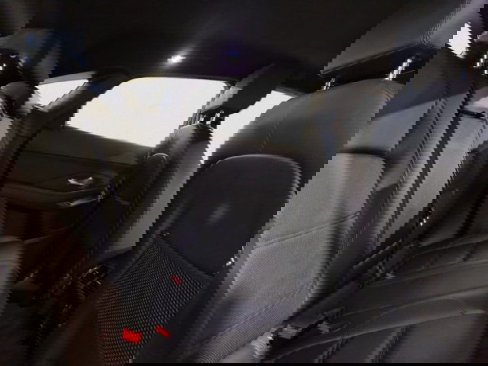 Jaguar E-Pace usata a Livorno (6)