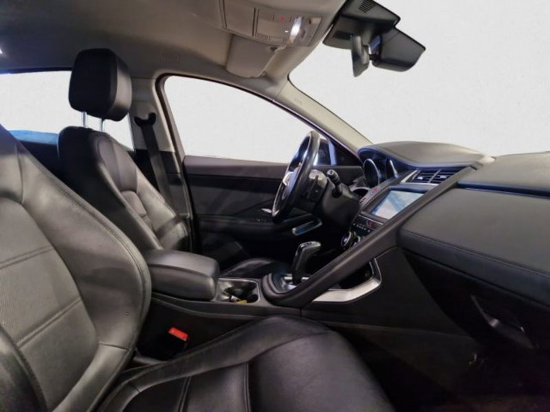 Jaguar E-Pace usata a Livorno (12)