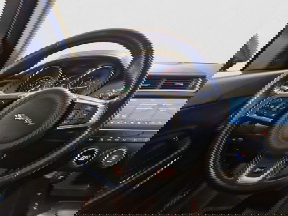 Jaguar E-Pace usata a Livorno (15)