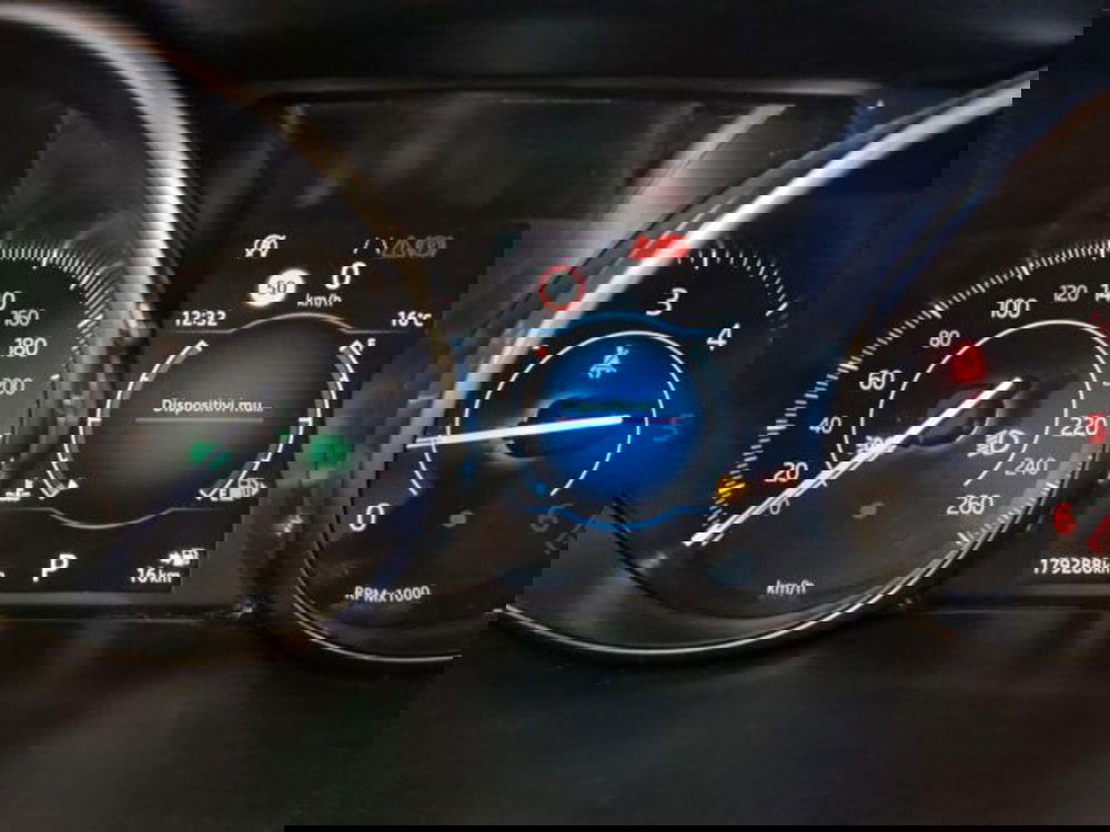 Jaguar E-Pace usata a Livorno (18)