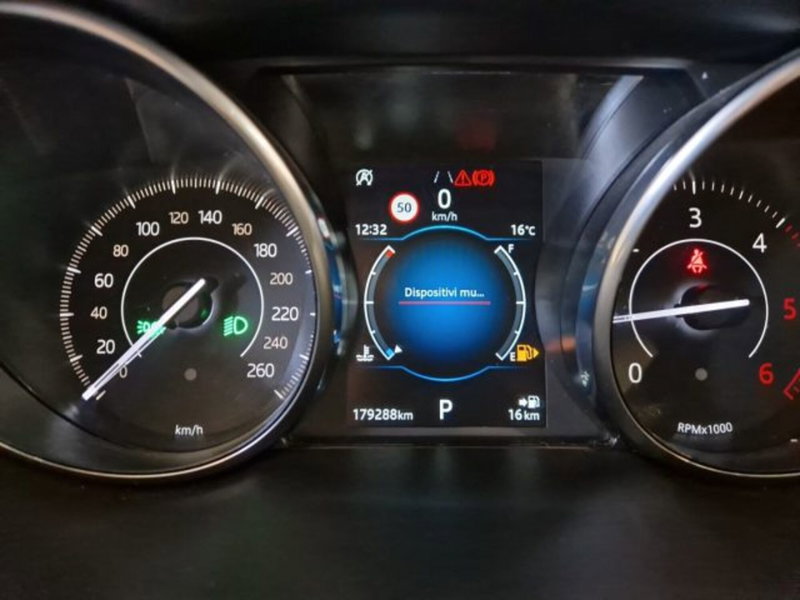 Jaguar E-Pace usata a Livorno (18)