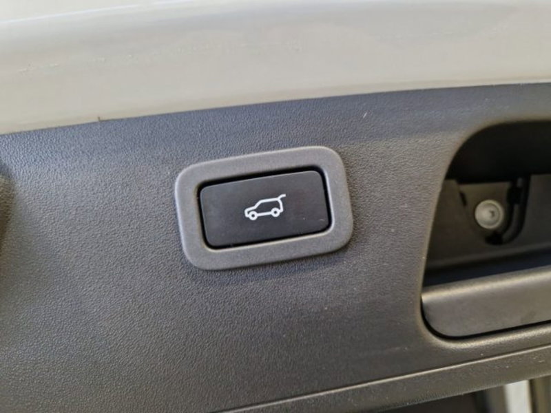 Jaguar E-Pace usata a Livorno (20)