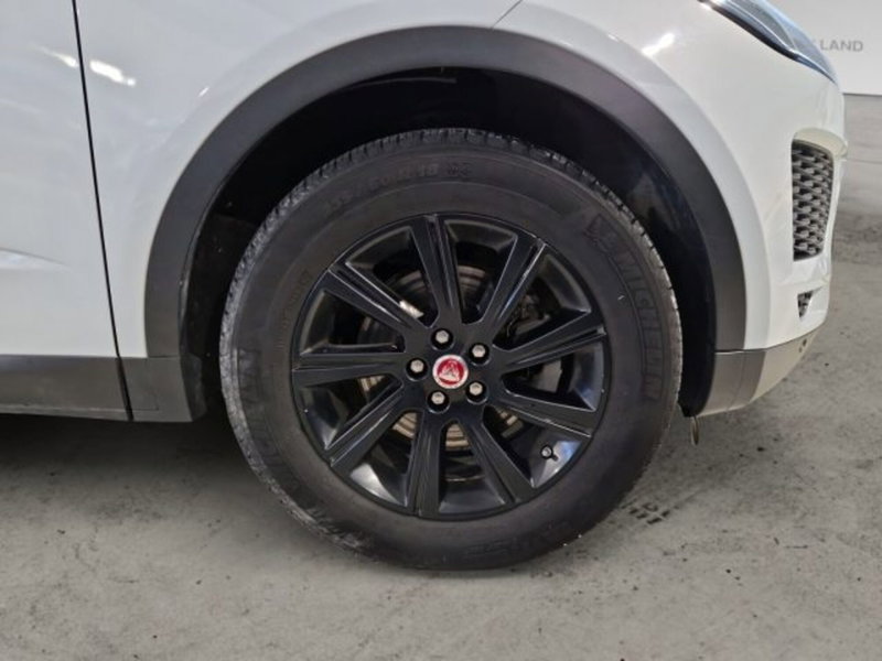 Jaguar E-Pace usata a Livorno (9)