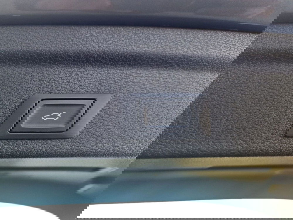 Audi Q3 Sportback usata a Bari (8)