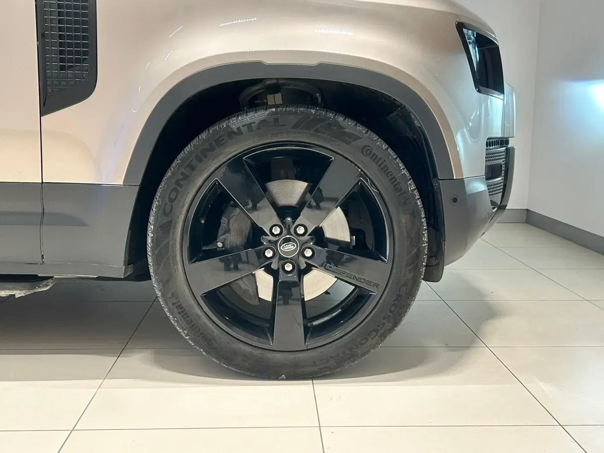Land Rover Defender usata a Napoli (9)