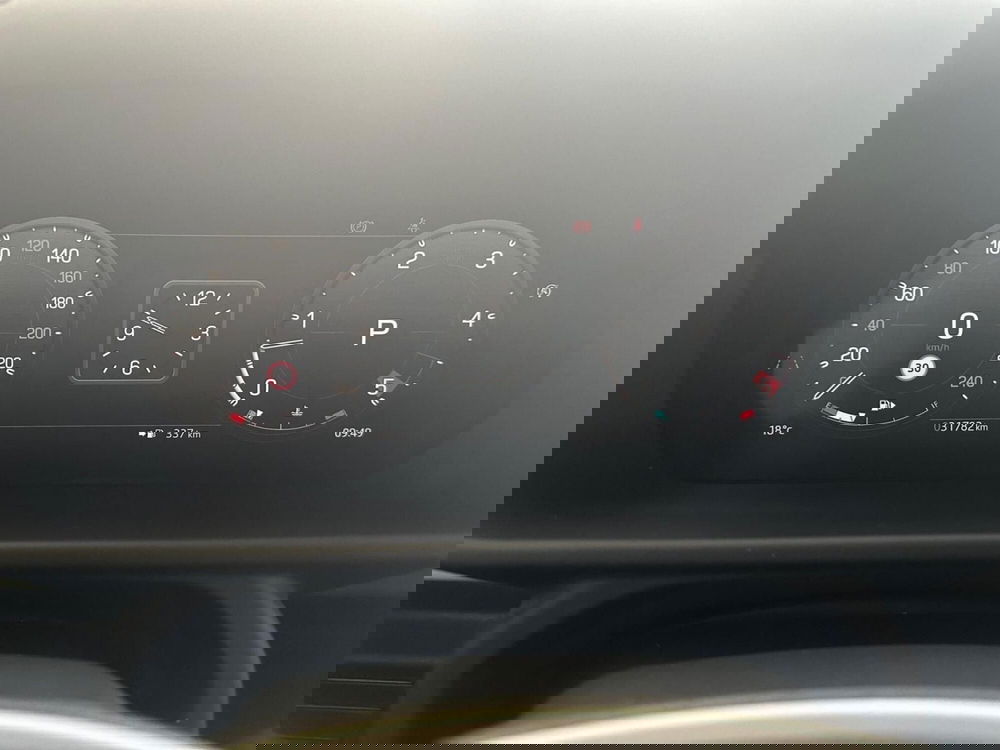 Land Rover Defender usata a Bari (10)